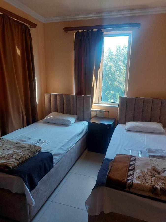 Rp Hotel- Hostel Jerevan Buitenkant foto