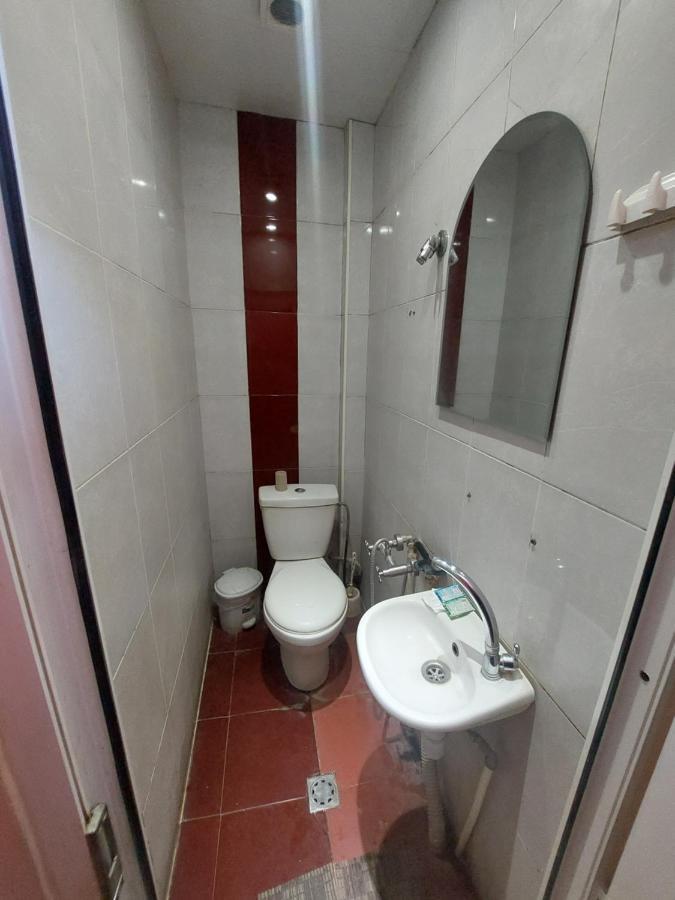 Rp Hotel- Hostel Jerevan Buitenkant foto
