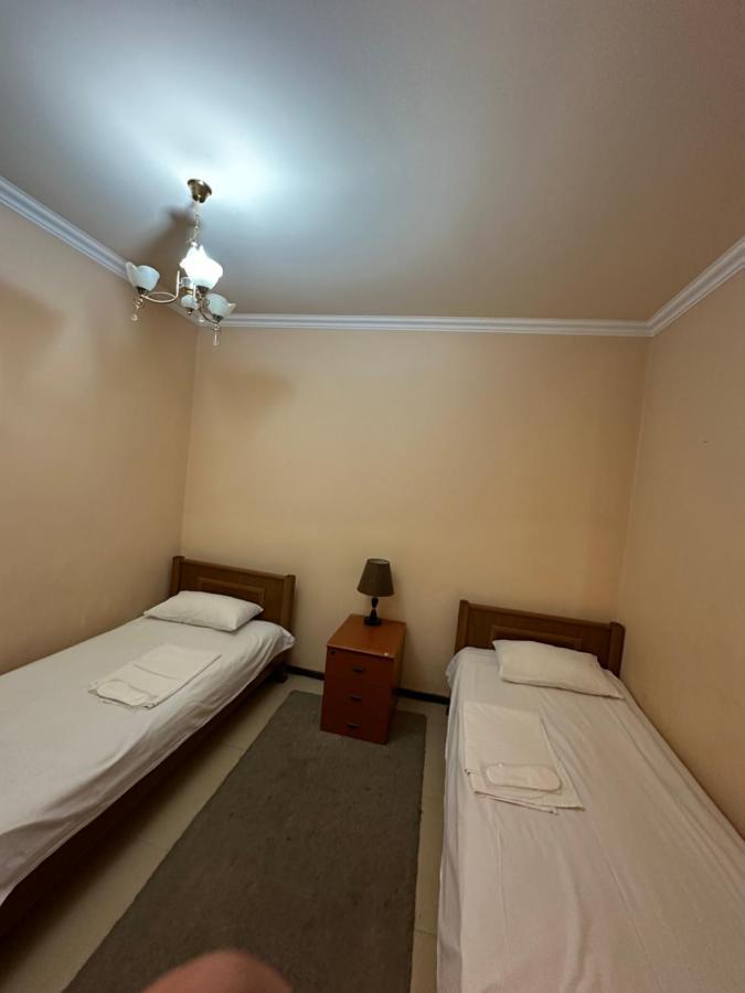Rp Hotel- Hostel Jerevan Buitenkant foto
