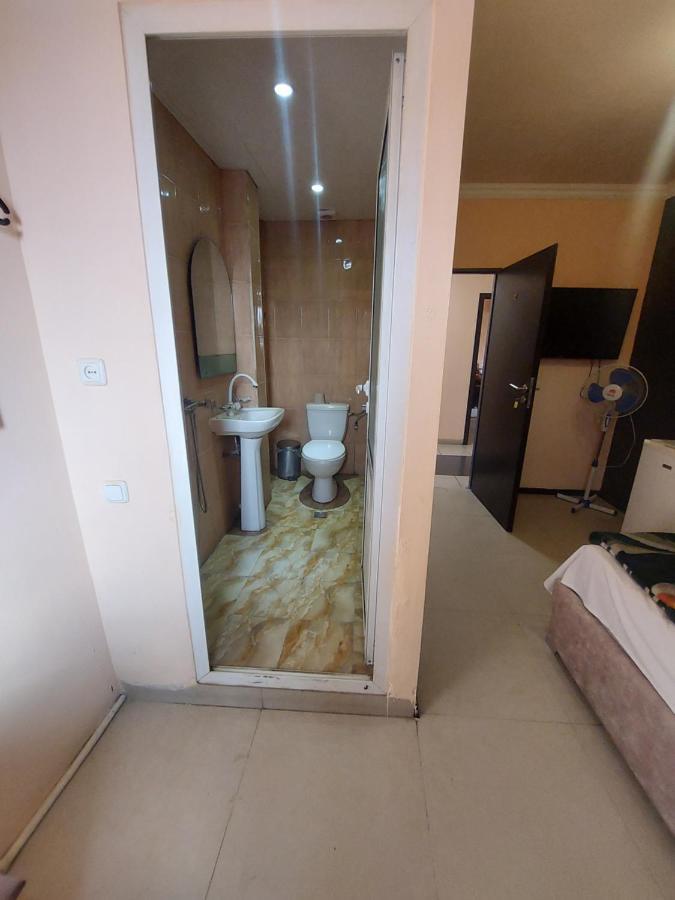 Rp Hotel- Hostel Jerevan Buitenkant foto