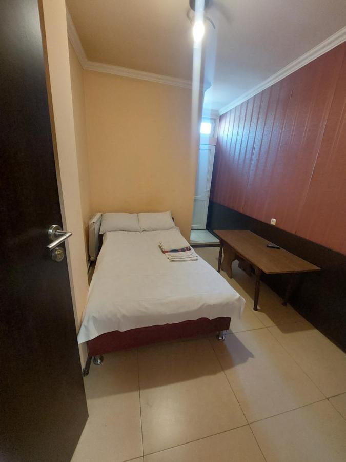 Rp Hotel- Hostel Jerevan Buitenkant foto