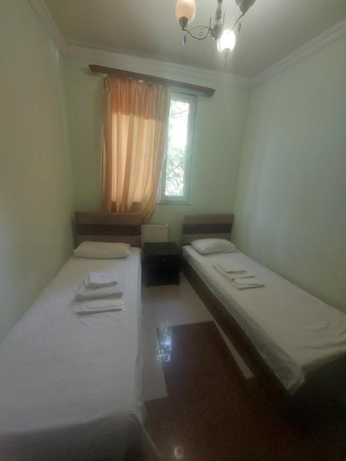 Rp Hotel- Hostel Jerevan Buitenkant foto