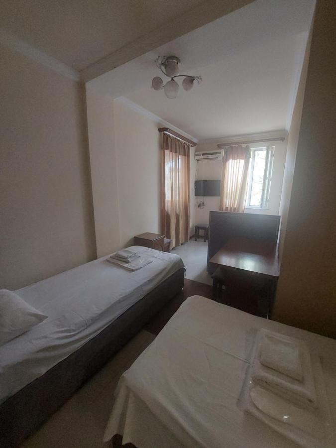 Rp Hotel- Hostel Jerevan Buitenkant foto