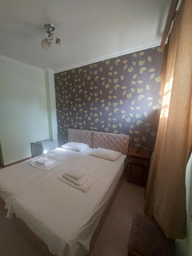 Rp Hotel- Hostel Jerevan Buitenkant foto