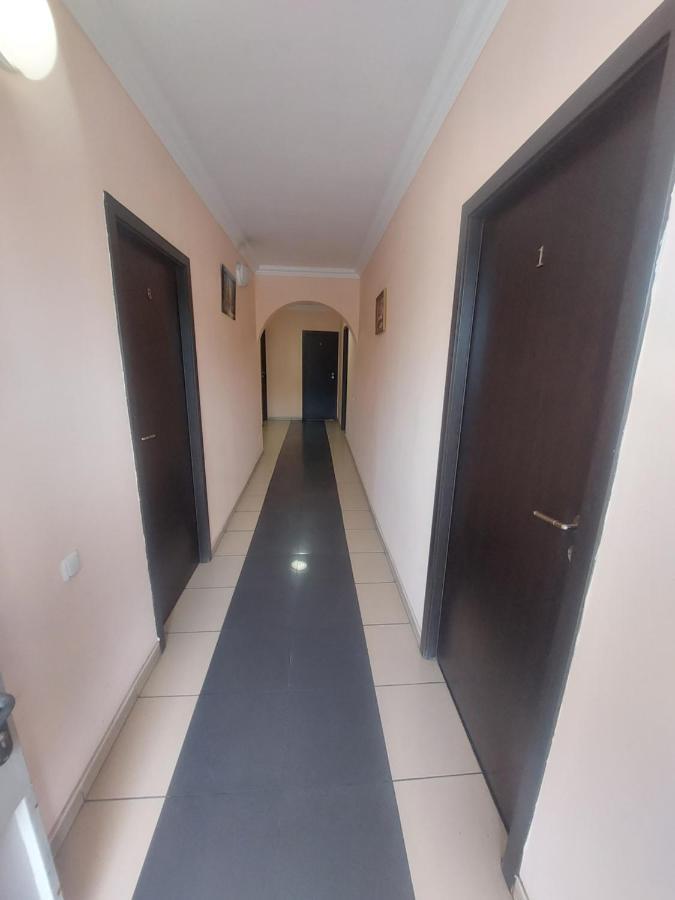 Rp Hotel- Hostel Jerevan Buitenkant foto