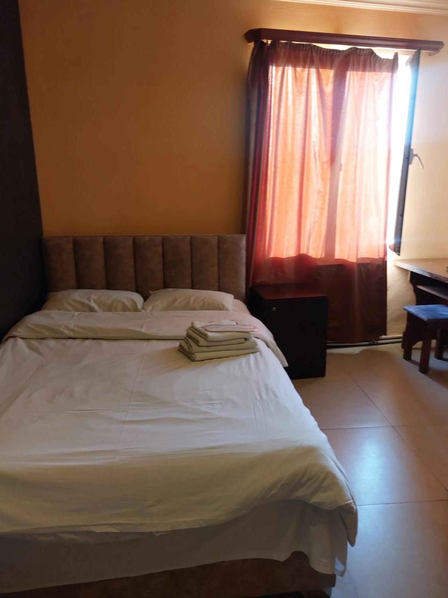 Rp Hotel- Hostel Jerevan Buitenkant foto