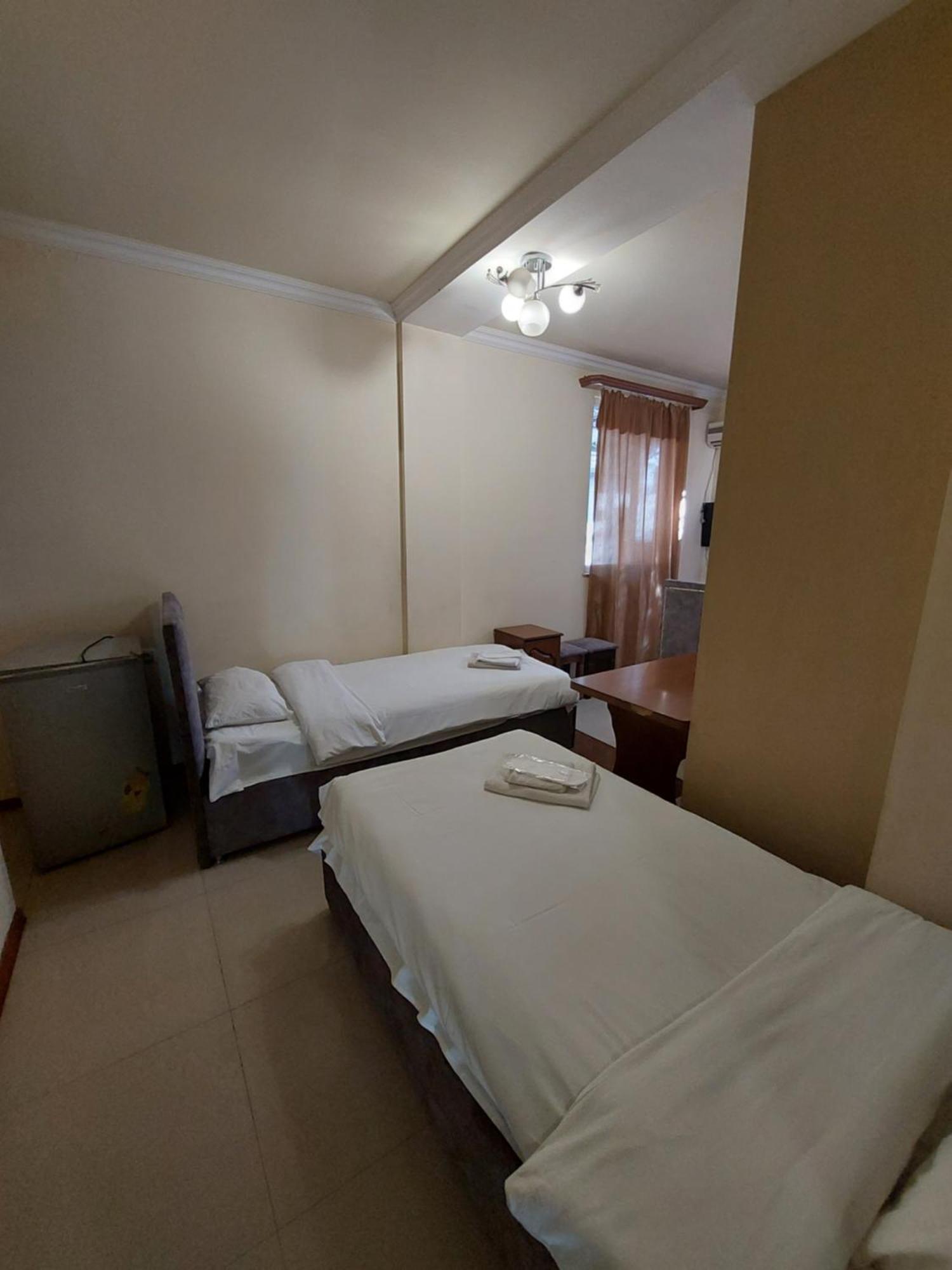 Rp Hotel- Hostel Jerevan Buitenkant foto