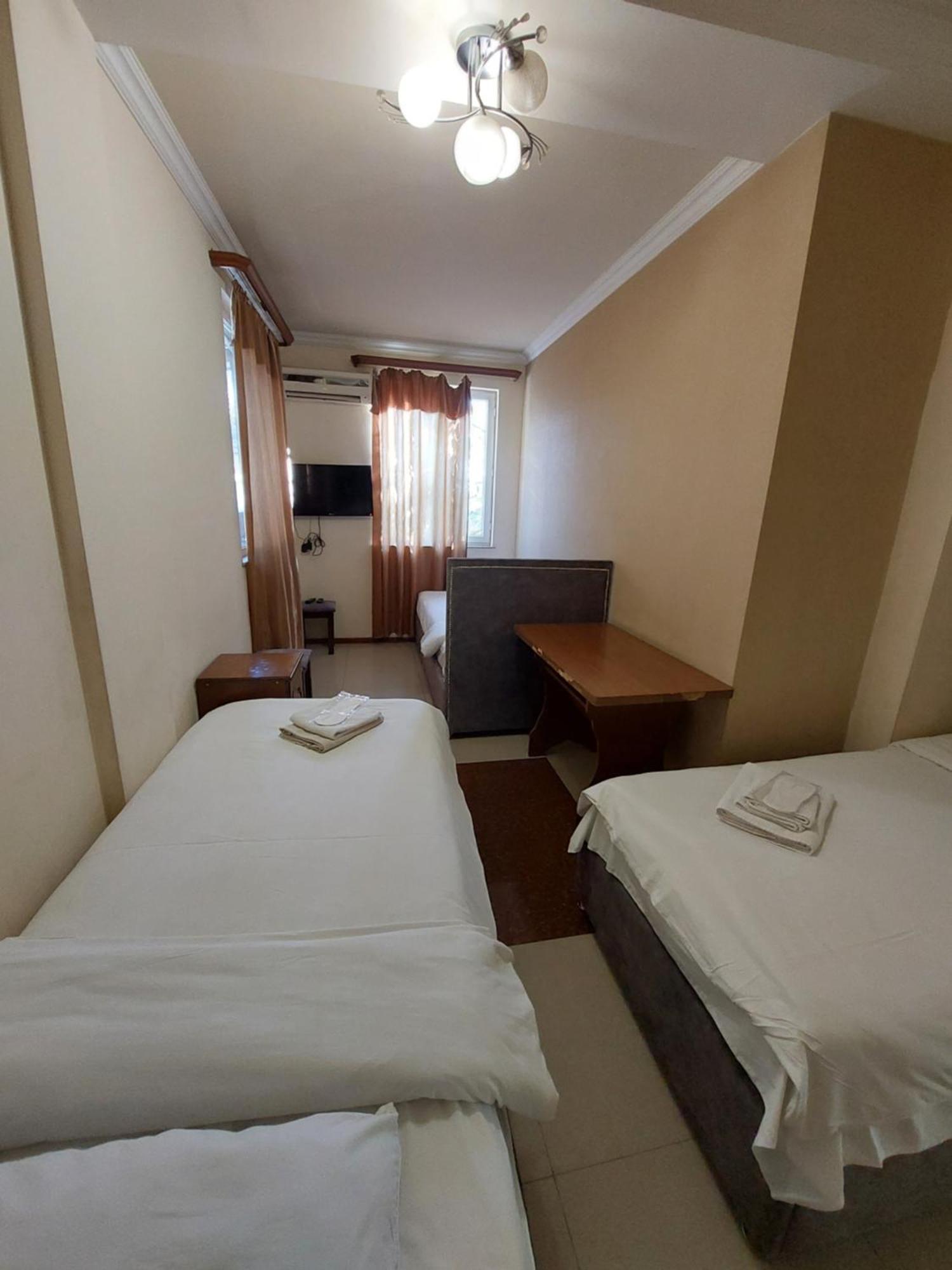 Rp Hotel- Hostel Jerevan Buitenkant foto