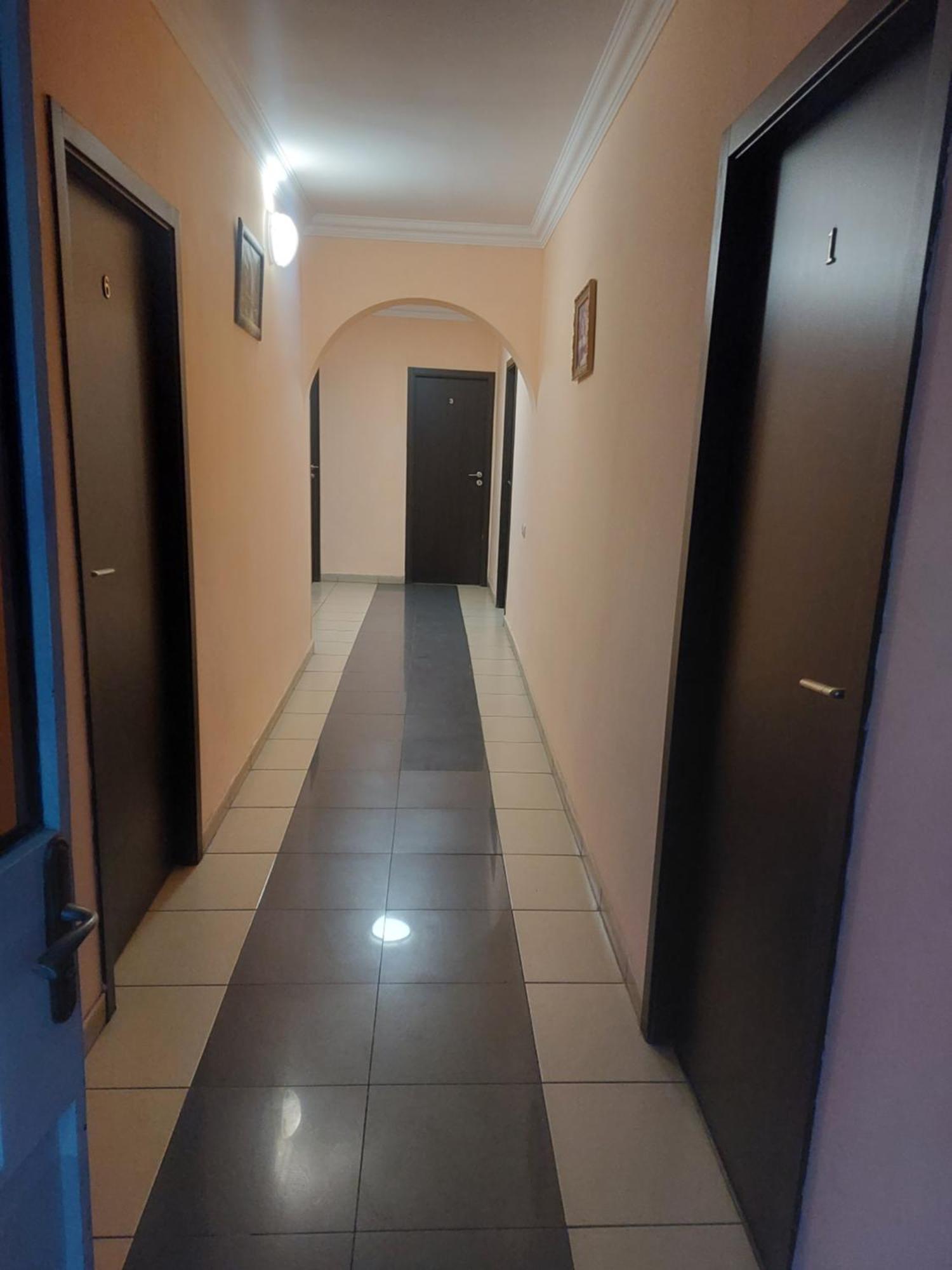 Rp Hotel- Hostel Jerevan Buitenkant foto